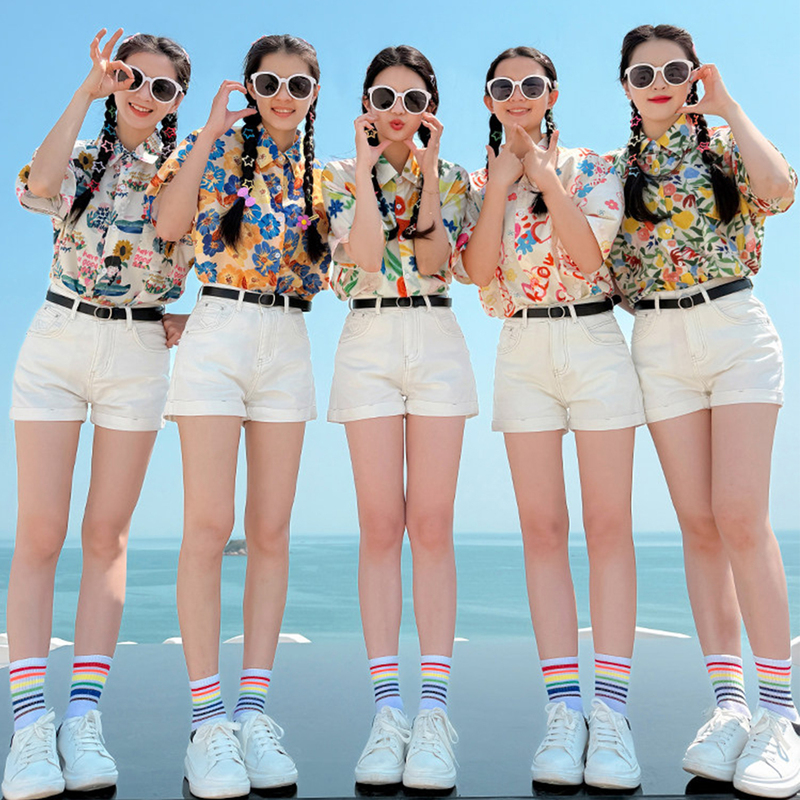 Floral Short-Sleeved Shirts for Best Friends, Very Beautiful, Perfect for Group Outings, Beach Performances, and Sister Outfits