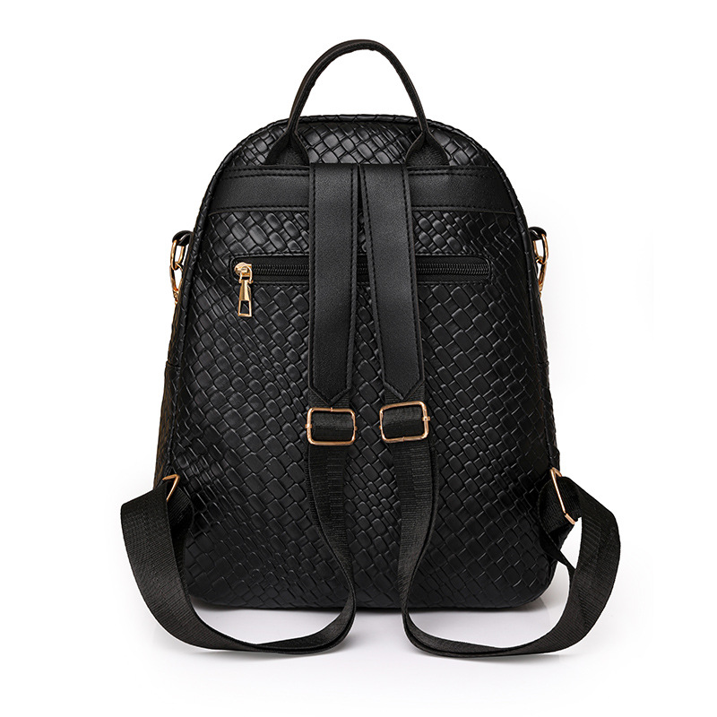 2024 exportación nueva mochila de cuero suave tejida para mujer moda y simple mochila de viaje al aire libre de doble uso marea