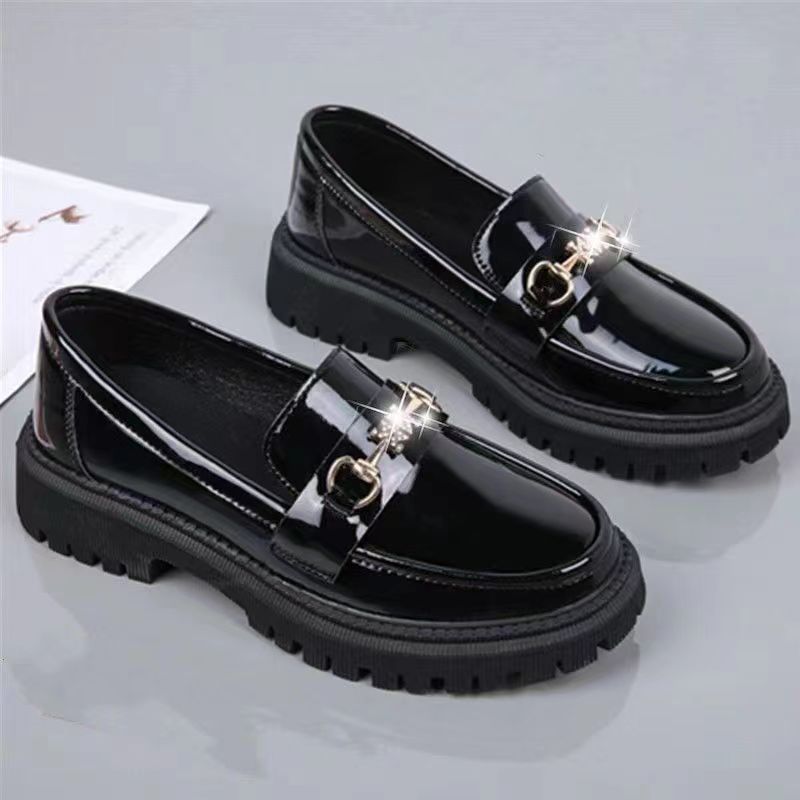 2026 primavera y verano nuevo hombre pequeño estilo estilo inglés Lefour zapatos de mujer muffin soleas negras zapatos de mujer