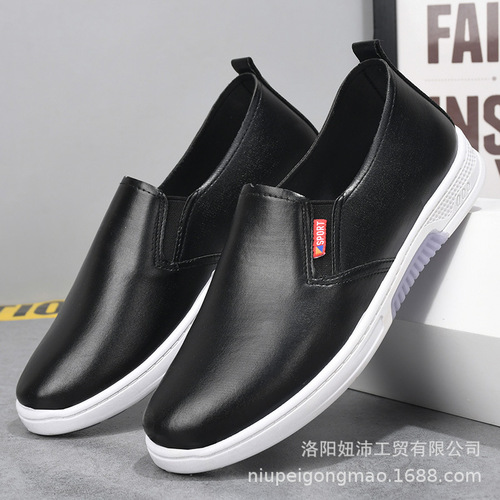 White casual shoes for men, soft sole, versatile, waterproof and slip-resistant, flat white medical doctor work shoes for men, comfortable