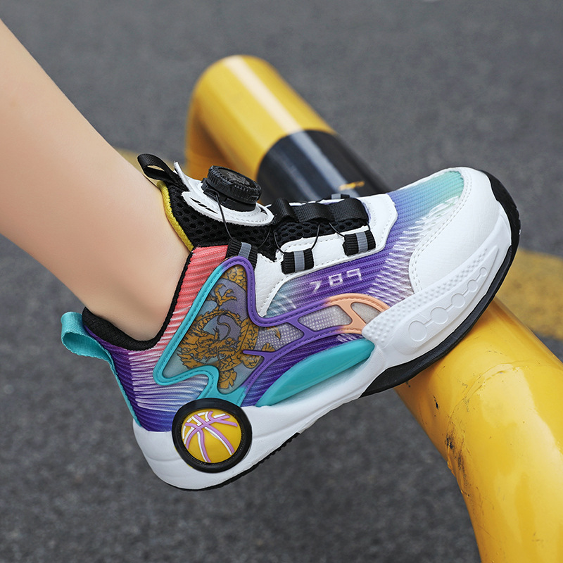 Las zapatillas de baloncesto para niños se frotan con sonido, la malla de primavera es transpirable, los nuevos zapatos deportivos para niños y niñas son resistentes al desgaste y antideslizantes al por mayor