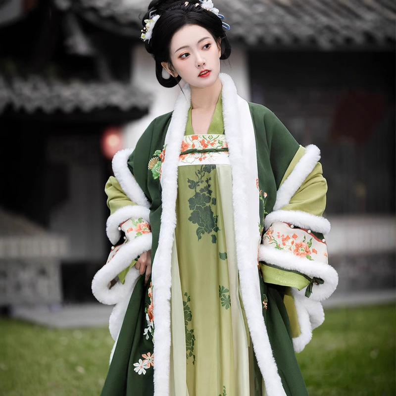 Original Hanfu Women's Tang Style Winter fleece-lined Thickened Qi-chest Skirt Hidden Wind Long Coat Cloak Winter suit Daily Style Original Hanfu Women's Tang Style Winter fleece-lined Thickened Qi-chest Skirt Hidden Wind Long Coat Cloak Winter suit Daily Style