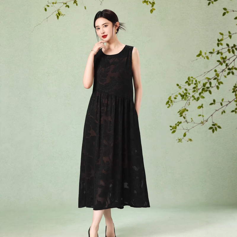 Green Retro New Chinese-Style Qipao for Women 2026 Spring/Summer Sleeveless Elegant Silk Dress Jacquard Print Long Dress Green Retro New Chinese-Style Qipao for Women 2026 Spring/Summer Sleeveless Elegant Silk Dress Jacquard Print Long Dress