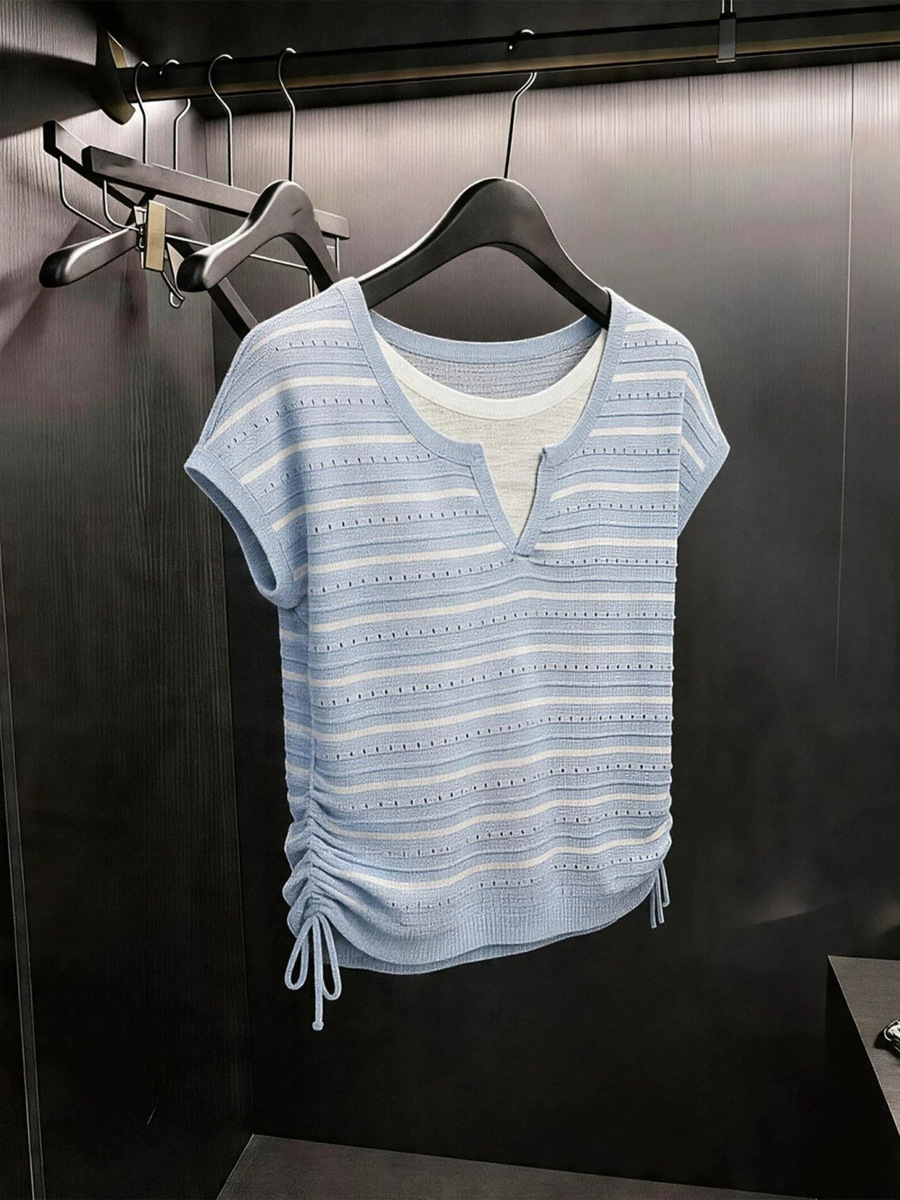 Áo thun nữ tay ngắn họa tiết sọc xanh phối dây rút đan — sọc xanh