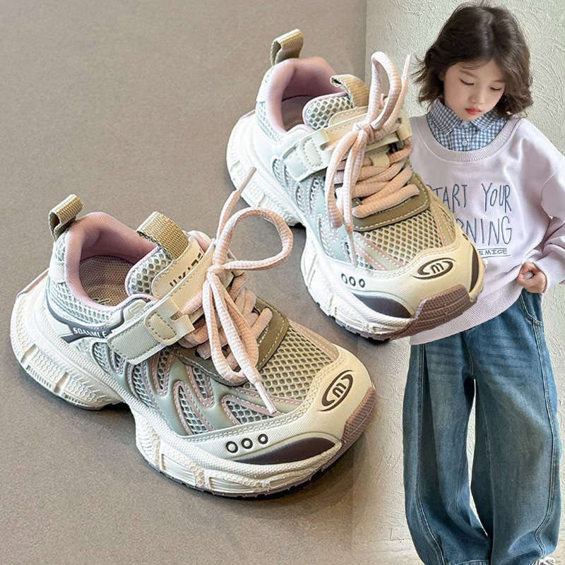 Zapatos casuales transpirables de malla de niñas 2026 verano nuevos zapatos deportivos de moda para niños con velcro de velcro