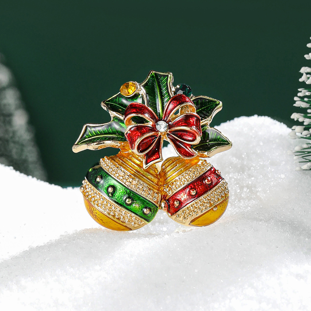 European and American fashion simple alloy enamel bell brooch Christmas series men's and women's clothing corsage jewelry pins
