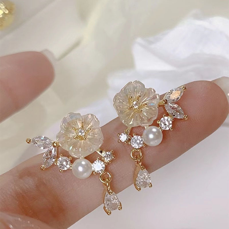 1 Pair Sweet Fruit Flower Plating Inlay Alloy Artificial Pearls Zircon Earrings display picture 1