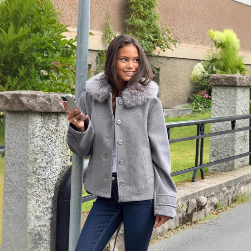 Cross-Border European and American Style 2025 Simple Elegant Hooded Fur Collar Woolen Jacket Women's Autumn and Winter New Long-Sleeved Flap Pocket Pants Jacket Cross-Border European and American Style 2025 Simple Elegant Hooded Fur Collar Woolen Jacket Women's Autumn and Winter New Long-Sleeved Flap Pocket Pants Jacket