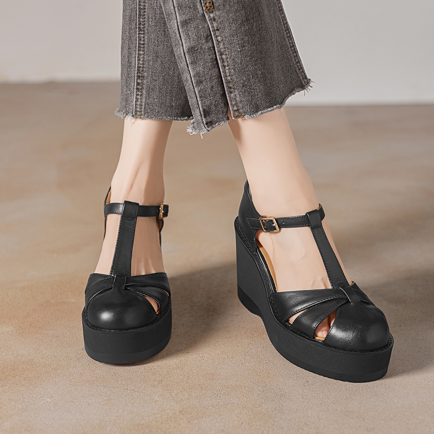 Sandal nữ cao gót đế dày 9.5 cm quai ngang khóa T — đen