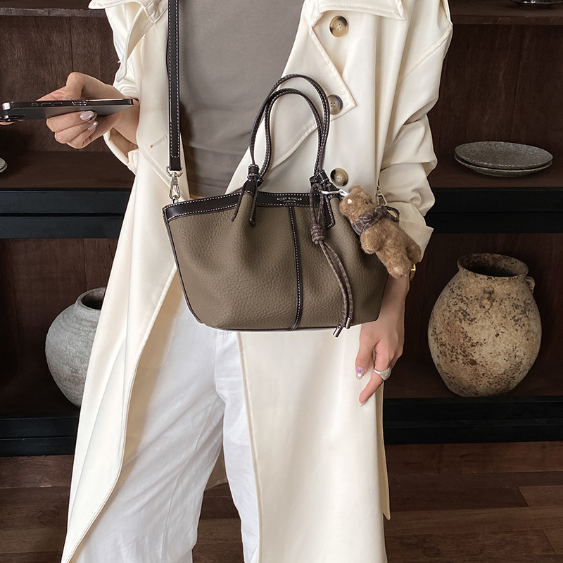 2026 Autumn New Collection: Retro Lychee-Patterned Soft Leather Basket Bag, a Unique and Stylish Commuter Shoulder Bag with a High-End Feel