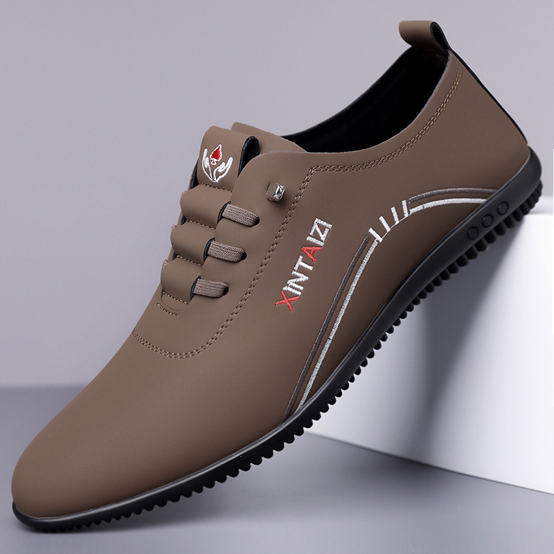 Zapatos de cuero casuales para hombres de nueva tendencia, suela blanda, suela blanda, suela de tendón de res, zapatos de cuero de negocios de estilo británico, zapatos de papá de mediana edad