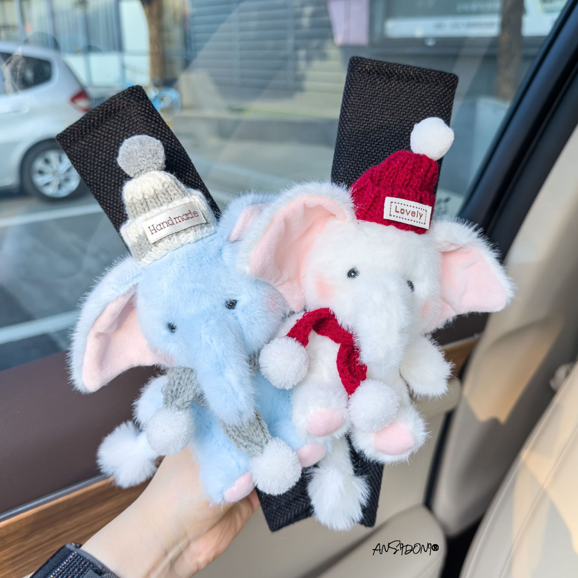 Cute Little Elephant Car Seat Belt Shoulder Pad Anti-Wear Clothing Protection Cover for Girls Car Interior Decoration Accessory