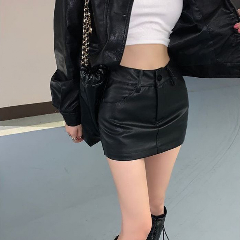 Black short skirt and hot girl 2025 autumn and winter new high-waisted sexy hip-pack skirt small leather skirt
