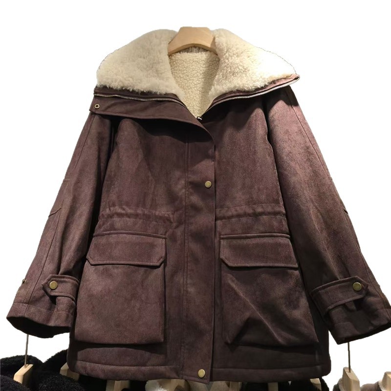 Productos europeos de algodón de cintura gruesa para mujeres 2025 invierno nuevo tipo largo y largo suelto de piel de ciervo gruesa para superar la chaqueta