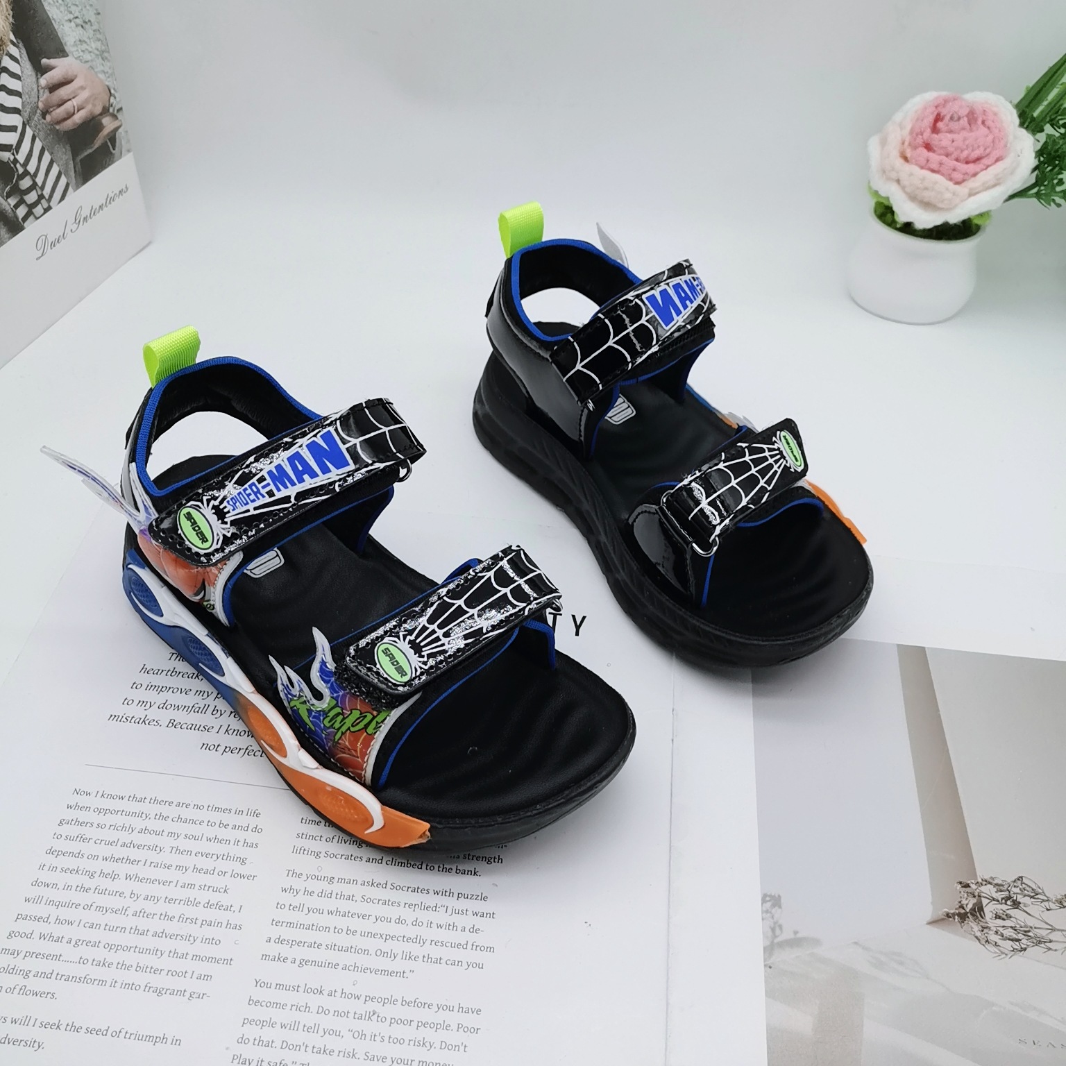 28-32 Tamaño de niños sandalias de verano antideslizante con suela suave para niños pequeños zapatos deportivos de playa de verano de secado rápido