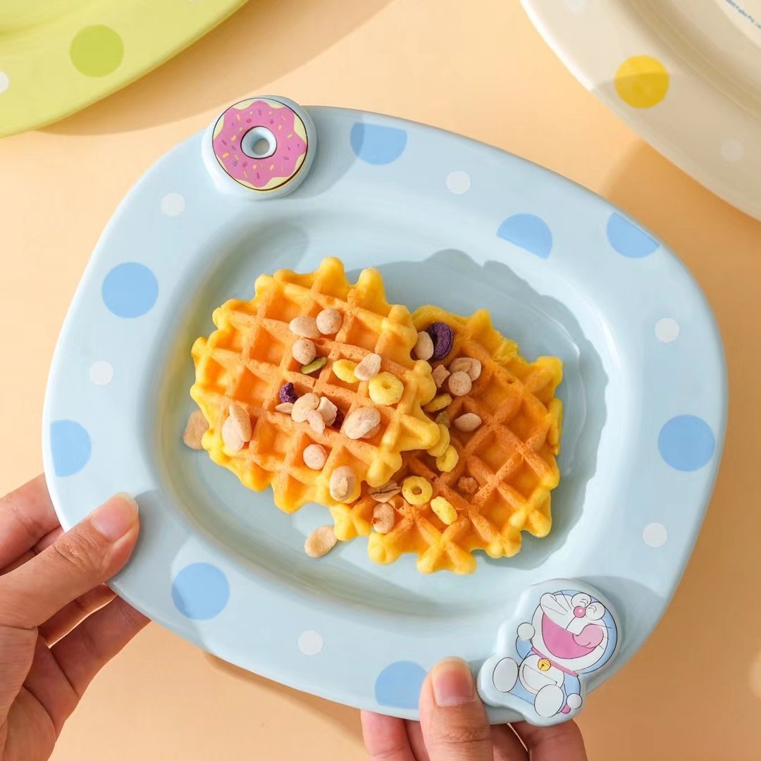 Personalidad creativa Dingdong Gato Plato de cerámica auténtico autorizado Doraemon Plato de comedor de alto valor bonito plato de postre