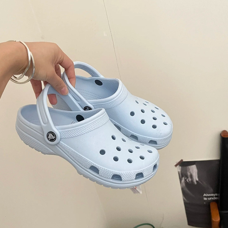 Crocs Classic Clogs for Men and Women, Non-Slip Couple Style Beach Sandals 10001