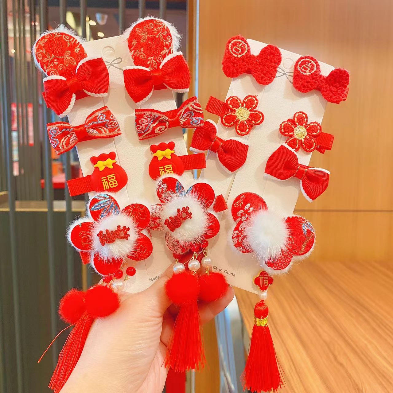 Estilo antiguo Año Nuevo Bola de pelo rojo para niños arco horquilla festivo linda chica Año Nuevo tocado horquilla accesorios para el cabello