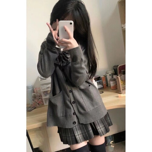 Sweet college style solid color sweater for girls, loose and versatile solid color long-sleeved v-neck knitted cardigan jk suit