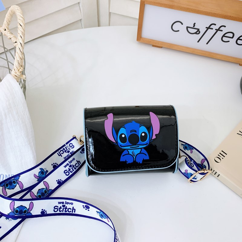 블랙 블루 스티치