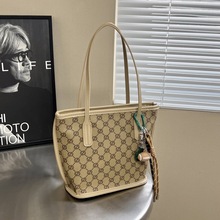 时尚通勤包包女跨境新款休闲复古潮流手提包欧美复古百搭水桶包