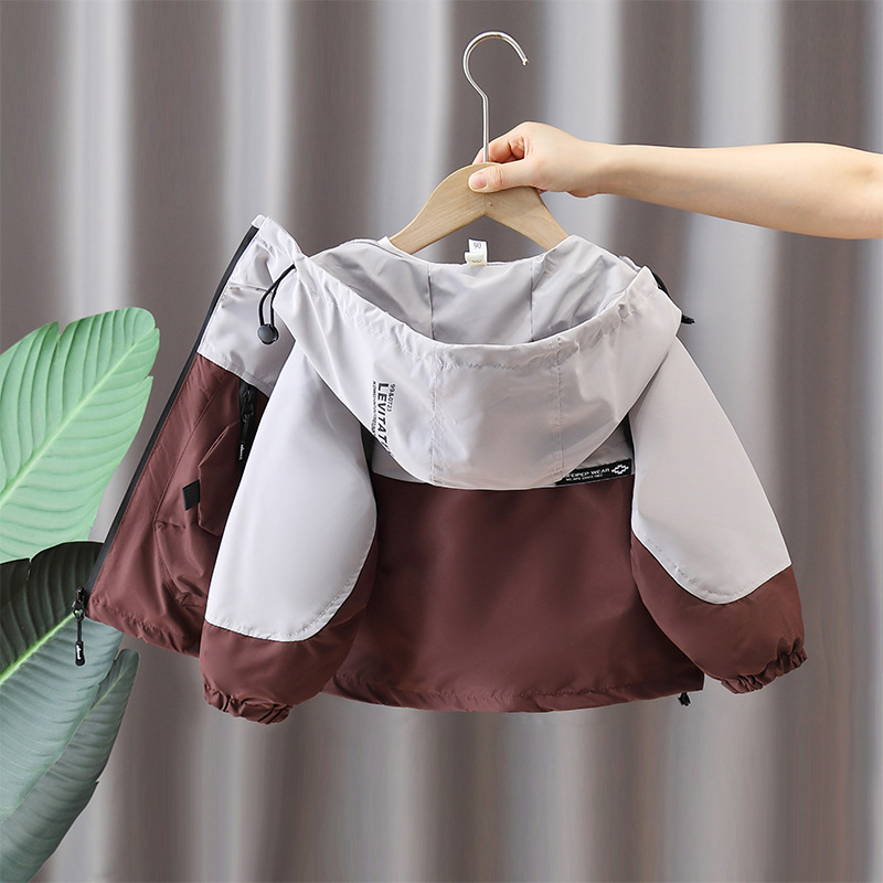 7602 cortavientos para niños chaqueta para niños 2025 nueva chaqueta con capucha de color en contraste chaqueta de primavera y otoño para bebés ropa para niños
