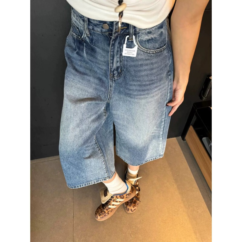 American retro high-waisted loose straight denim shorts for women, new summer design with a stylish drape, trendy cropped wide-leg pants American retro high-waisted loose straight denim shorts for women, new summer design with a stylish drape, trendy cropped wide-leg pants