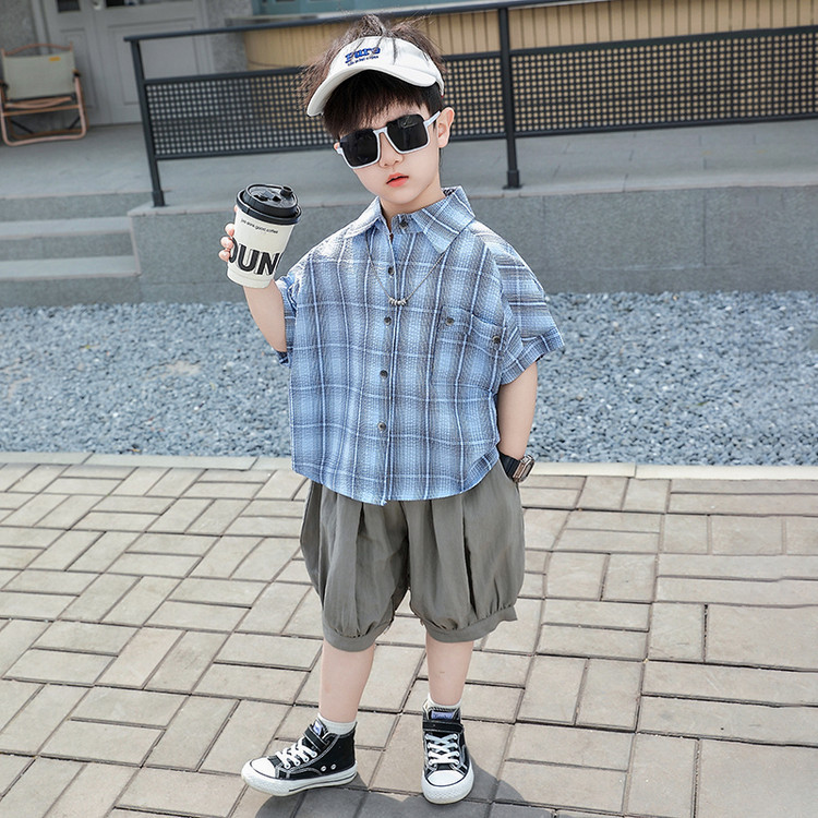 8074 Traje de manga corta de verano para niños 2025 Nuevo estilo Camisa a cuadros Pantalones cortos Traje de dos piezas Ropa delgada para bebés Trendy