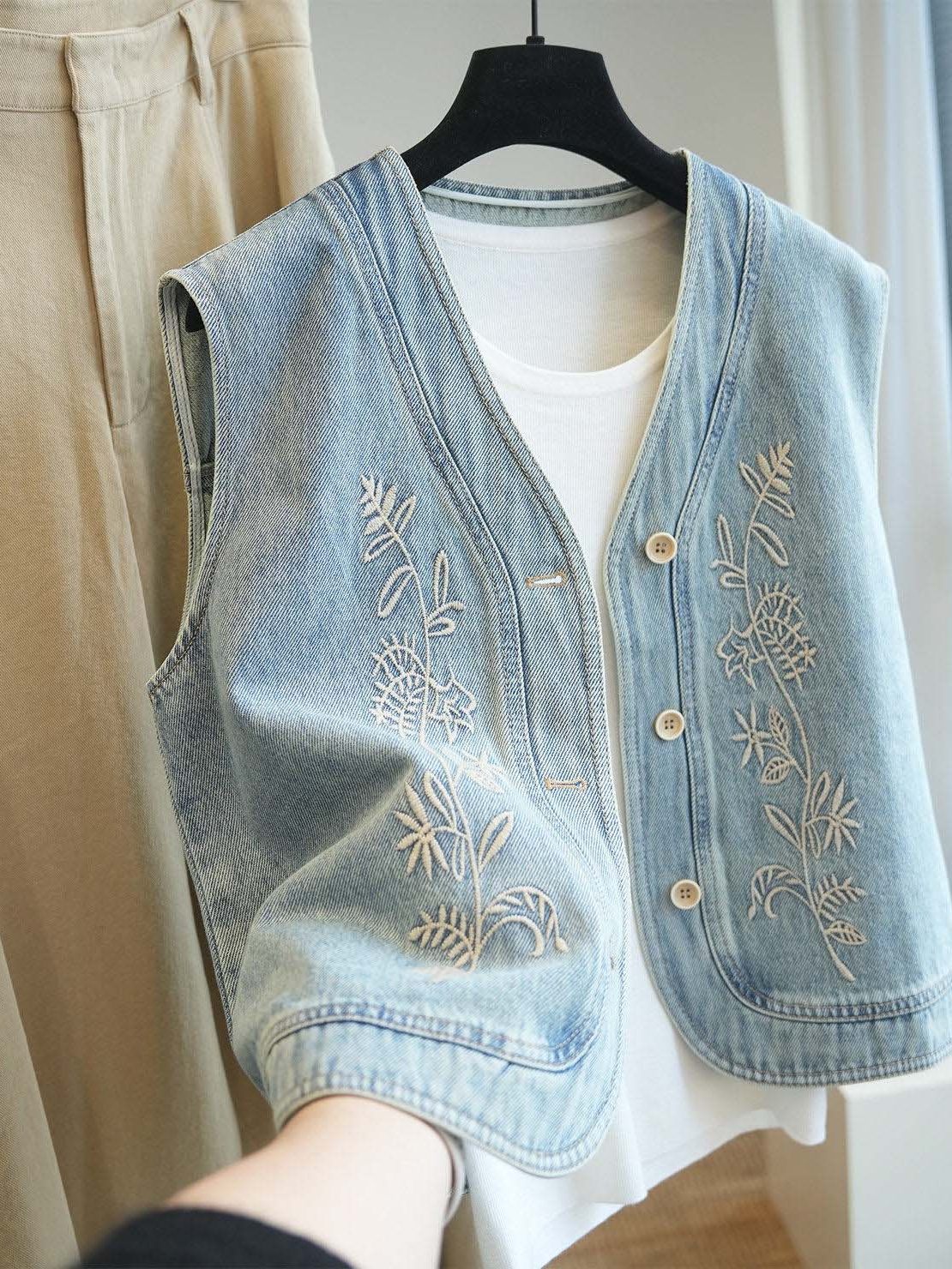 Áo vest gile denim nữ phong cách vintage thêu họa tiết — màu xanh nhạt chi tiết 1