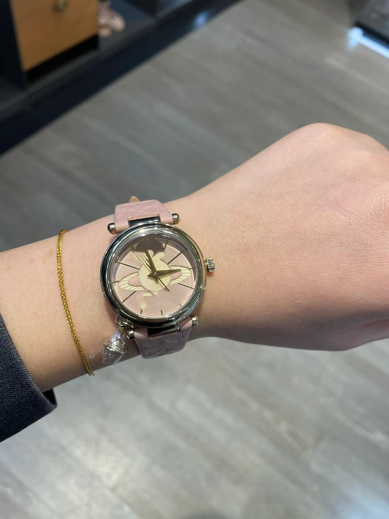 33vva+ counter gift box