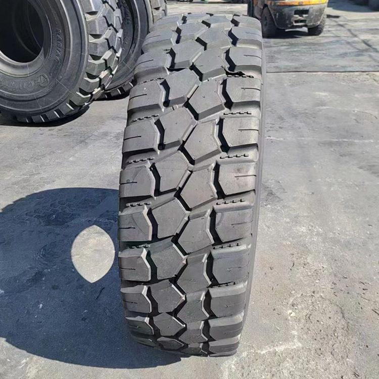 1600R20轮胎 陕汽越野车炮车消防车全钢子午线轮胎