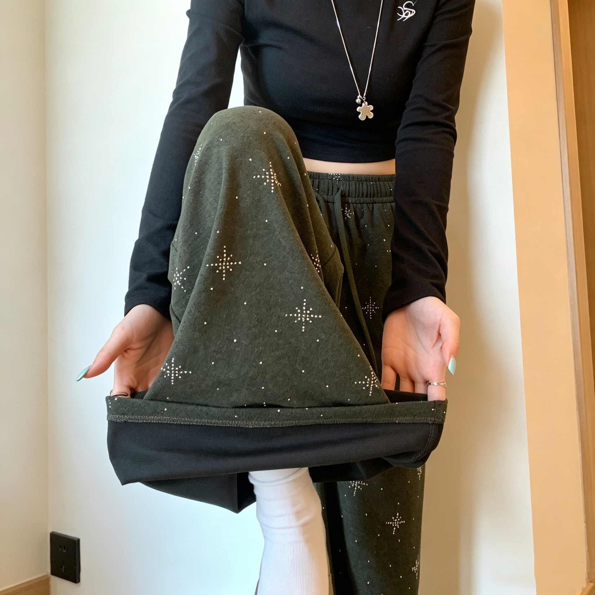 烫钻满天星弯刀裤女2026早秋冬季新款高腰显瘦宽松休闲阔腿拖地裤