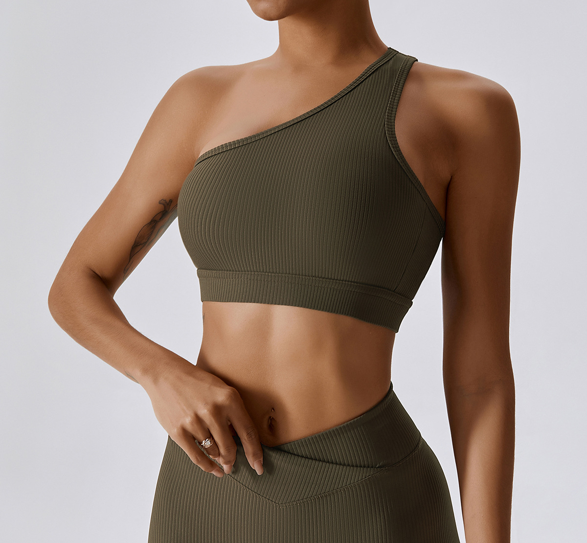 6 Model Display-BWX8056-2-Olive Green-1 (4).jpg