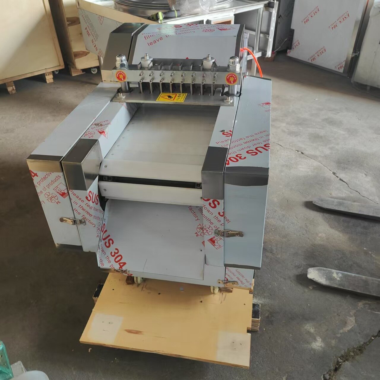 山东单头双头切菜机出口批发  水豆腐面筋切块机 盆式菜馅机