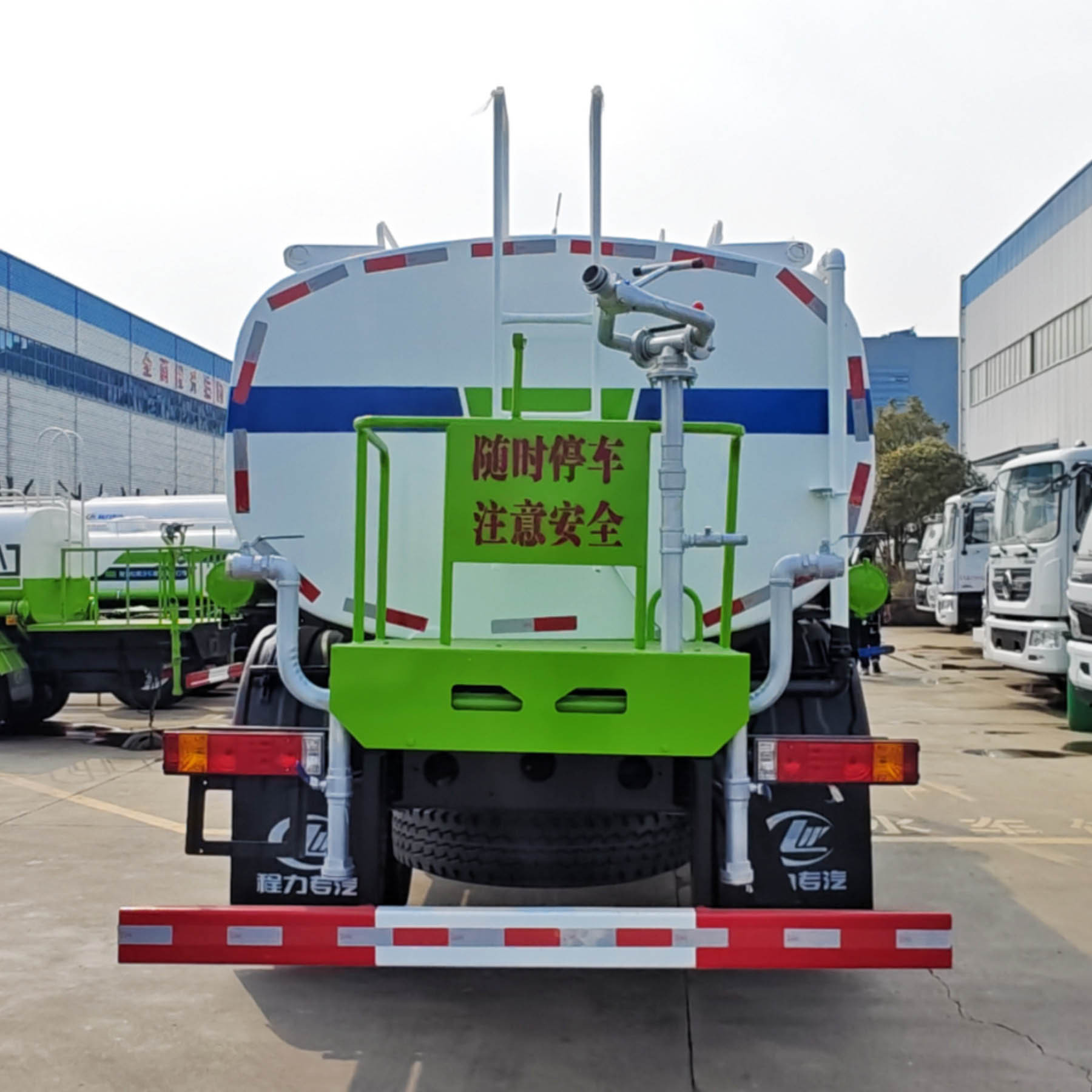 Shaanxi Automobile Xuan De X9 Greening Sprinkler Truck 12 Cubic Meter Greening Sprayer Garden Greening Sprayer