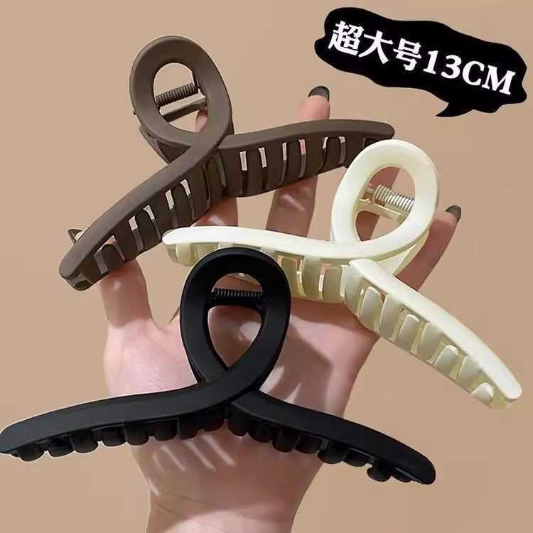 Cross Hair Clip Claw Clip for Women, High-End Style, Suitable for Thick Hair at the Back of the Head, Shark Clip, Matte Hair Accessory, Hairpin Ornament