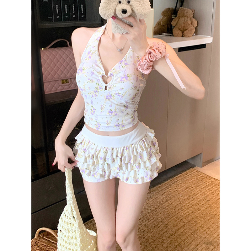 2026 New Sweet Floral Pure Desire Style Two-Piece Swimsuit for Women, Bikini with Boyshorts, Conservative Halter Neck, Covers the Body and Makes You Look Slimmer