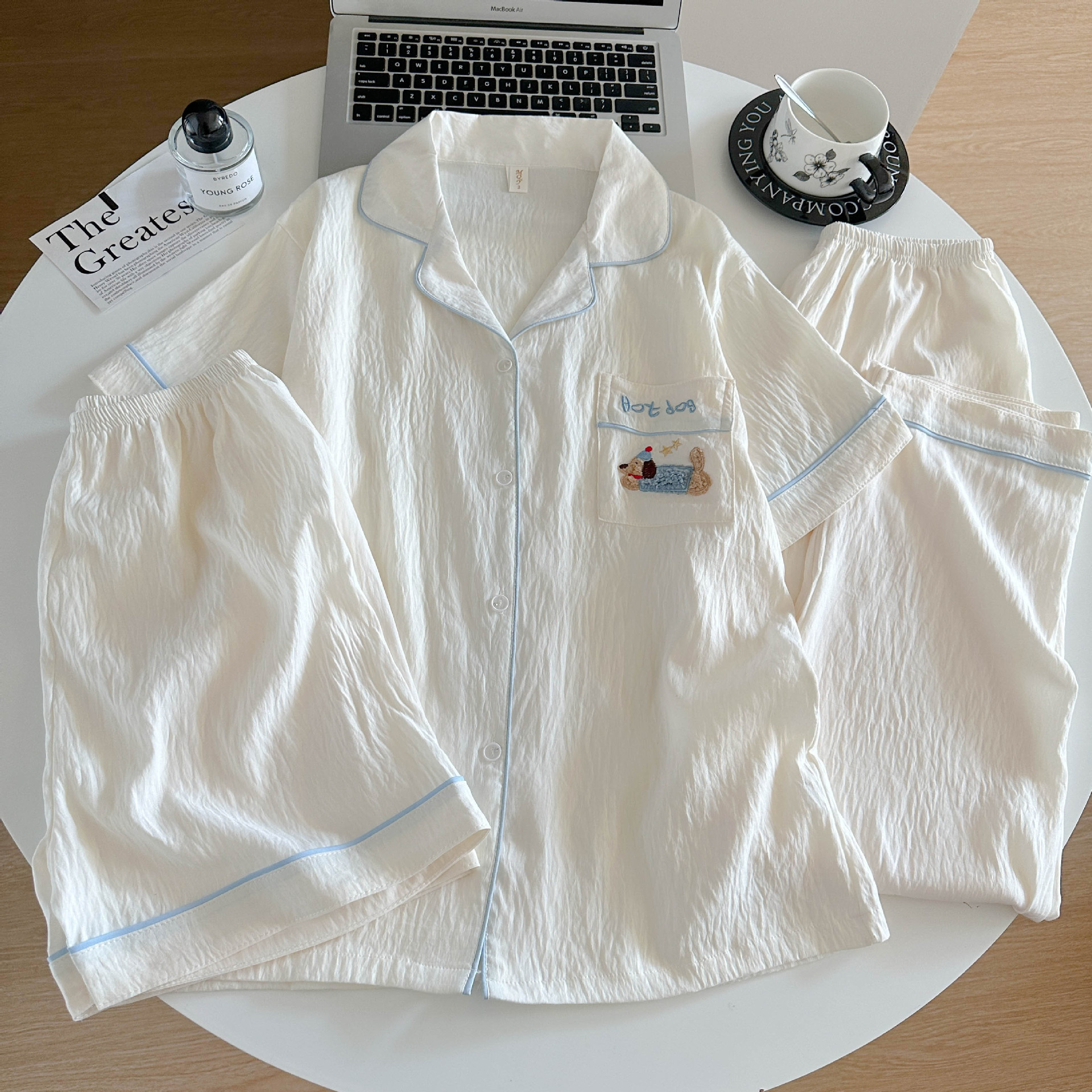 Al por mayor transfronterizo de tres piezas nubes algodón pijama cardigán con solapa mangas cortas pantalones cortos de dibujos animados a cuadros ropa para el hogar