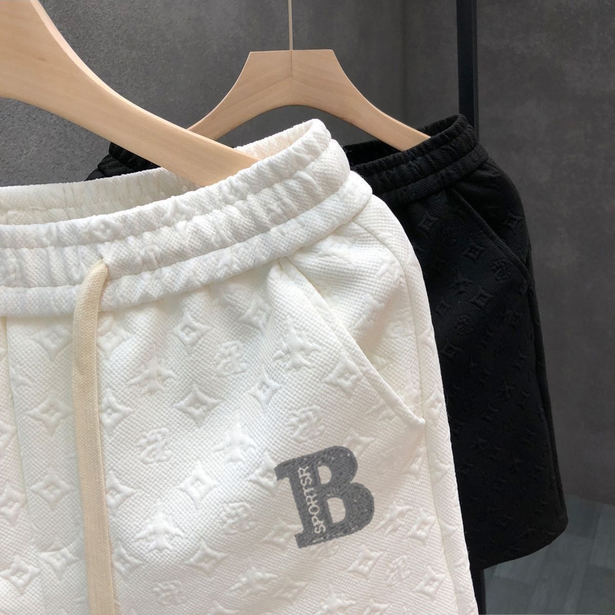 Men's High-End Summer Casual Shorts Trendy Brand Affordable Luxury For Beach Sports And Running Mid Waist Loose Fit Drawstring_viptrois.com