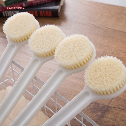 Bath brush and back rub artifact. New bath brush to rub the back without asking for help. Bath brush for lazy people. Multifunctional back rub.