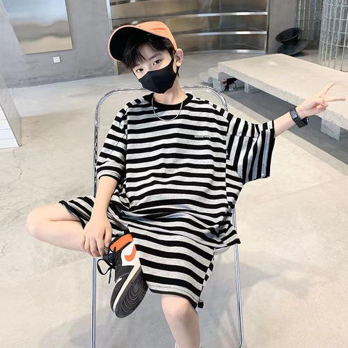 Boys' summer clothing, handsome striped thin sports suit,  medium and large children's loose T-shirt, five-quarter pants, two-piece trendy set