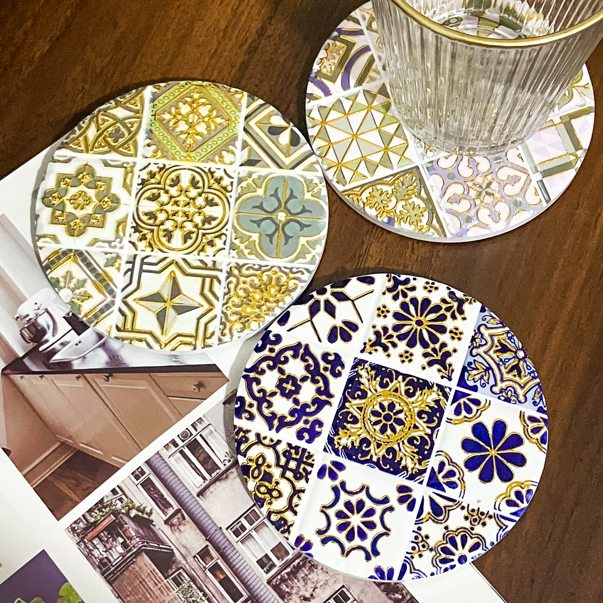 Nueva ronda transfronteriza tridimensional en relieve dorado Montaña Rusa Amazon corcho almohadilla de aislamiento café europeo y americano retro montaña