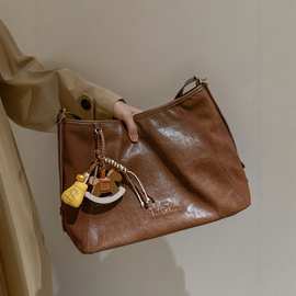 时尚休闲大容量托特包2025新款复古个性单肩包韩版腋下大容量女包