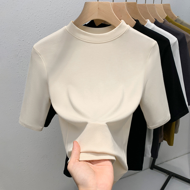 Camiseta de base delgada de cuello vertical, mujer de primavera 2025, camiseta de hombro con manga de cinco partes, se puede usar fuera de la sensación de alta calidad.