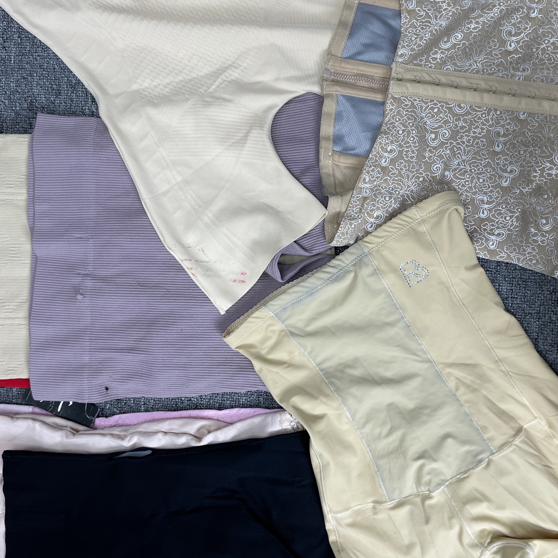 Inventario misceláneo bajo precio liquidación procesamiento defecto teñido vientre cinturón vientre pantalones superventas Comercio exterior ropa interior al por mayor