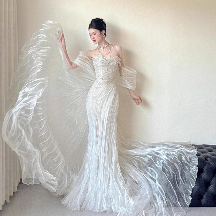 White Flowing Tulle Evening Dress with Heavy Craftsmanship, Light Luxury, High-End Feel, Off-Shoulder Light Wedding Dress for Engagement, Bride's Toast, Mermaid Gown