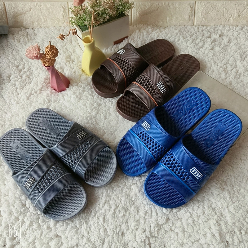 2026 Factory Price Supply Summer New Men's Slippers Classic Men's Slippers Home Indoor Non-Slip Men's Slippers 3537