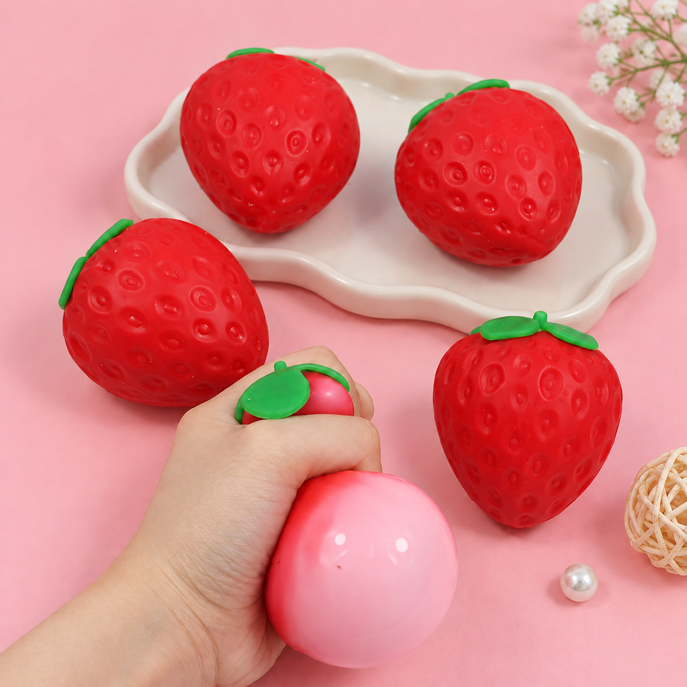 Cross-Border Internet Celebrity Realistic Food Toy Strawberry Squeeze Toy Tpr Fruit Strawberry Filled with Flour Stress Relief Ball Toy