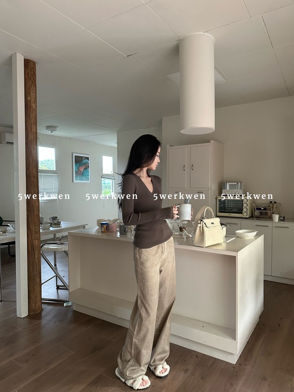 5werkwen 奶茶色V领针织衫春夏修身显瘦百搭打底衫气质长袖上衣|undefined