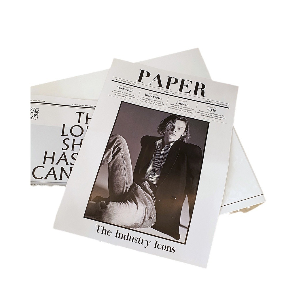 INS mismo estilo periódico inglés moda carácter decoración pictórica modelo de mano apoyos fotografía plana tiro papel de fondo